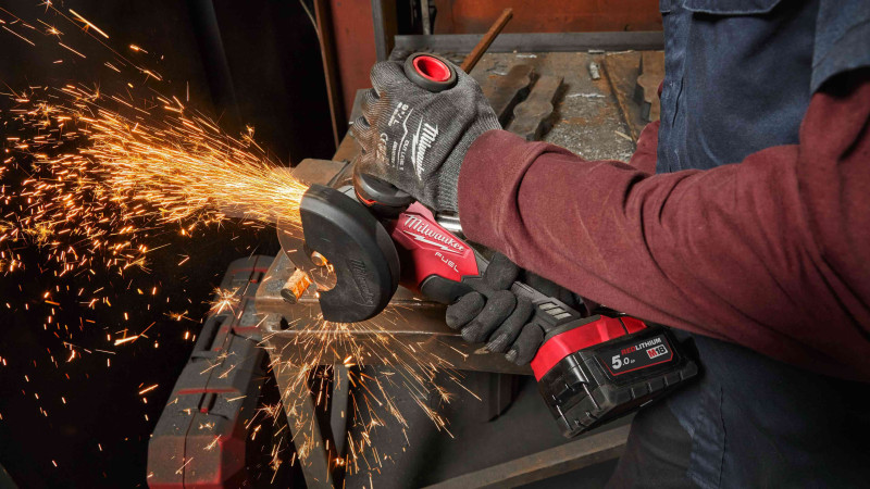 Шлифмашина угловая аккумуляторная MILWAUKEE M18 FSAG125X-0 FUEL 4933478701