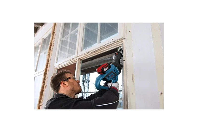 Пила сабельная аккумуляторная BOSCH GSA 18V-32 (без АКБ и ЗУ) 06016A8108